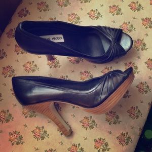 Steve Madden platform peep toe heels